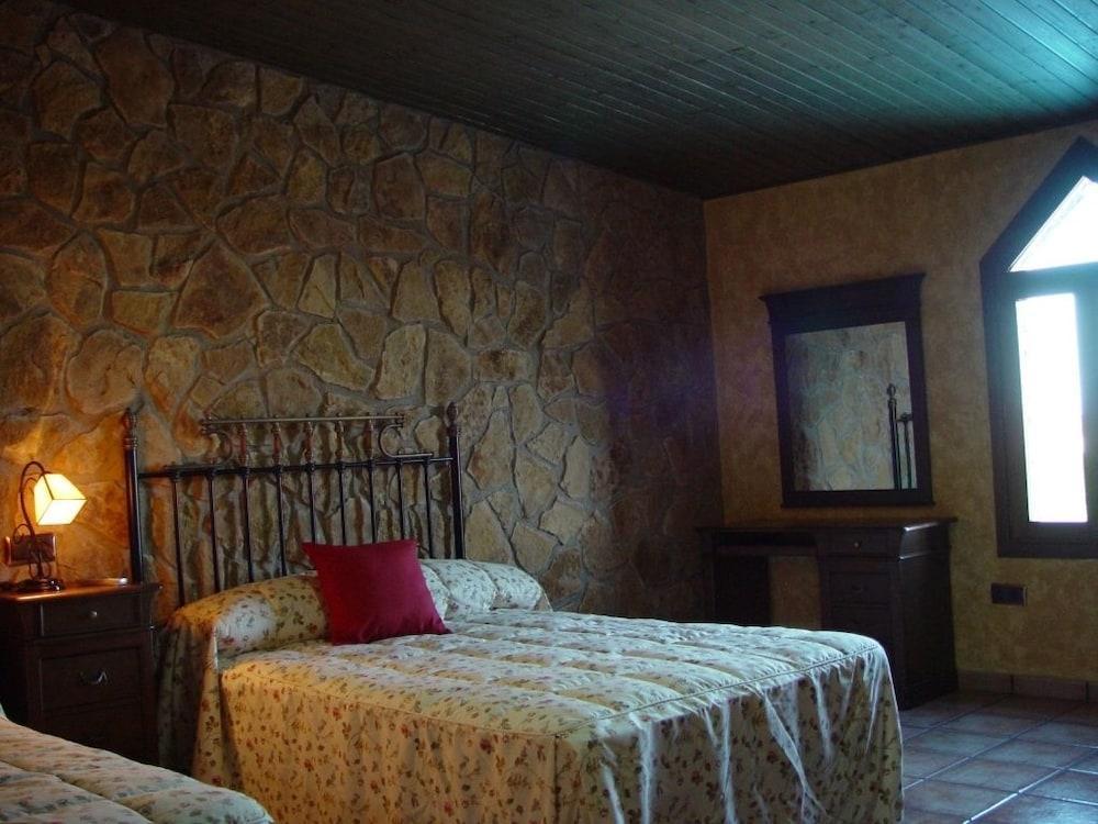 Hotel Vinedos Y Bodegas El Castillo Вільярробледо Екстер'єр фото