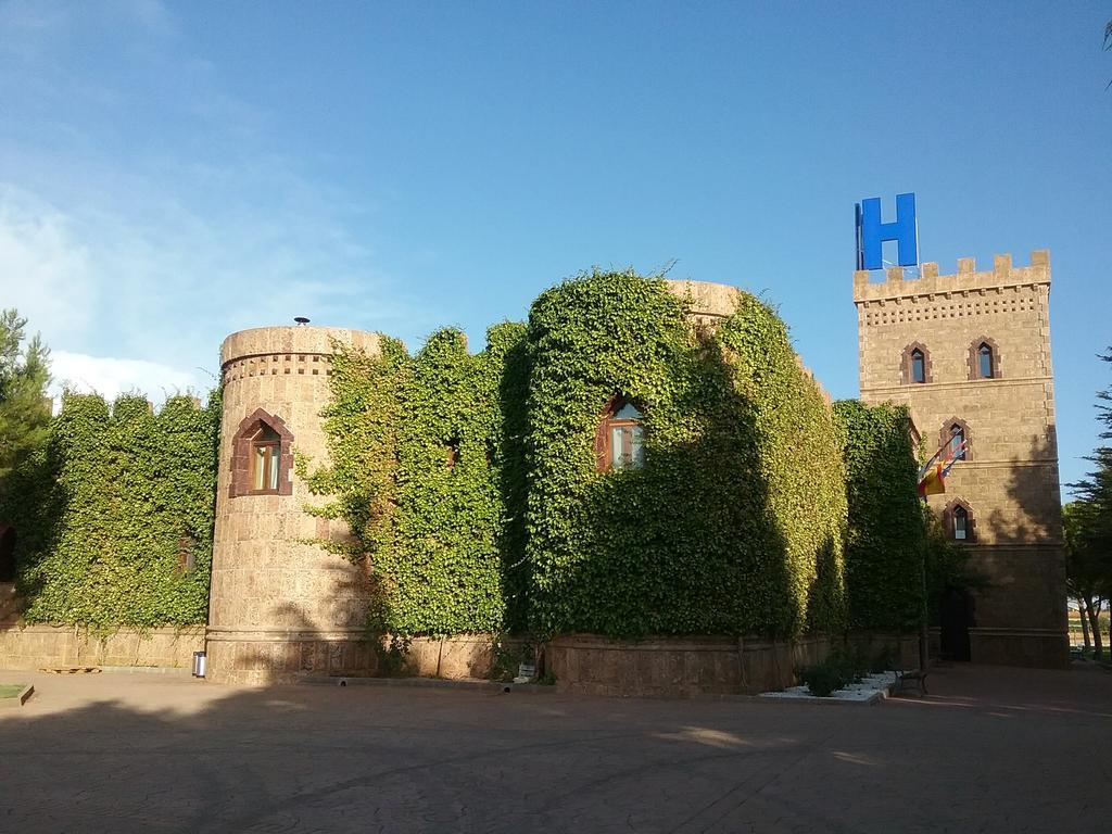Hotel Vinedos Y Bodegas El Castillo Вільярробледо Екстер'єр фото