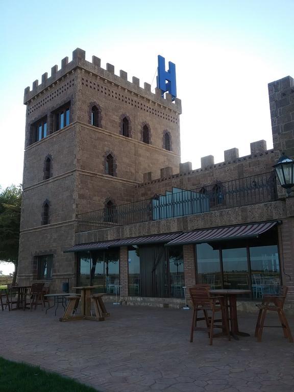 Hotel Vinedos Y Bodegas El Castillo Вільярробледо Екстер'єр фото