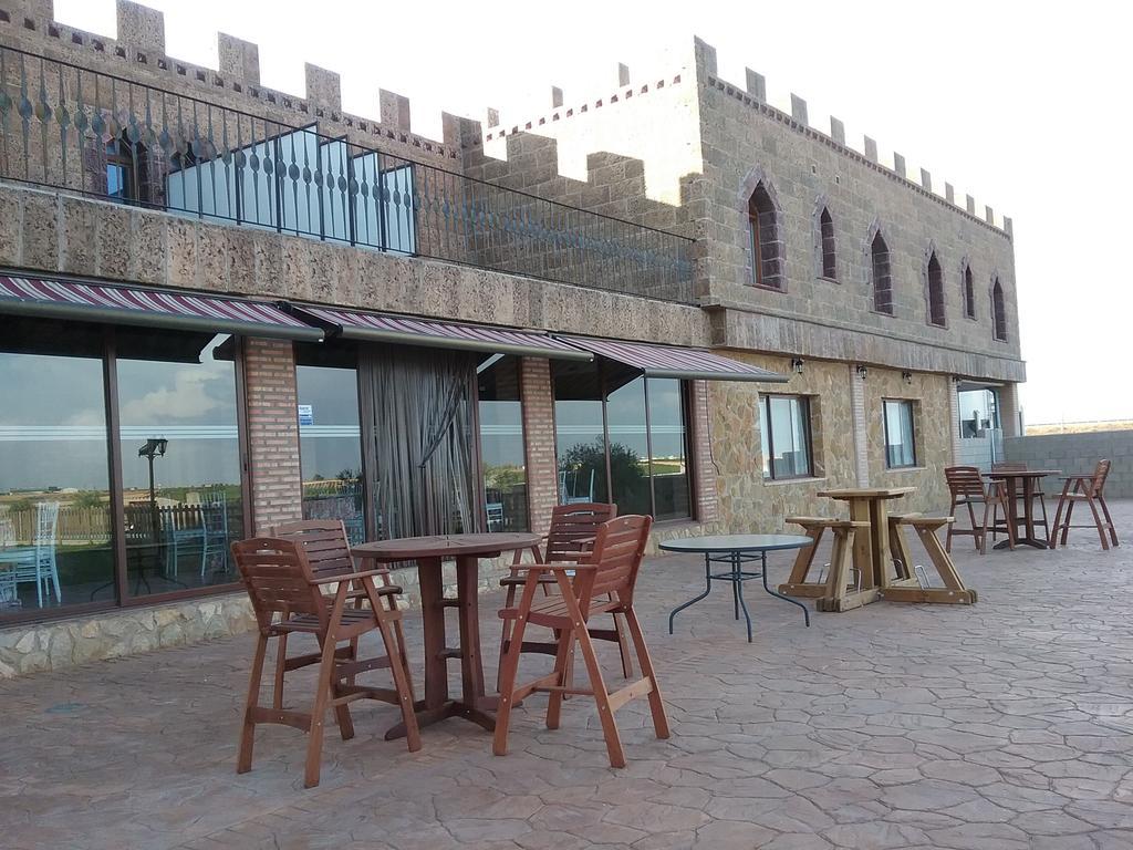 Hotel Vinedos Y Bodegas El Castillo Вільярробледо Екстер'єр фото